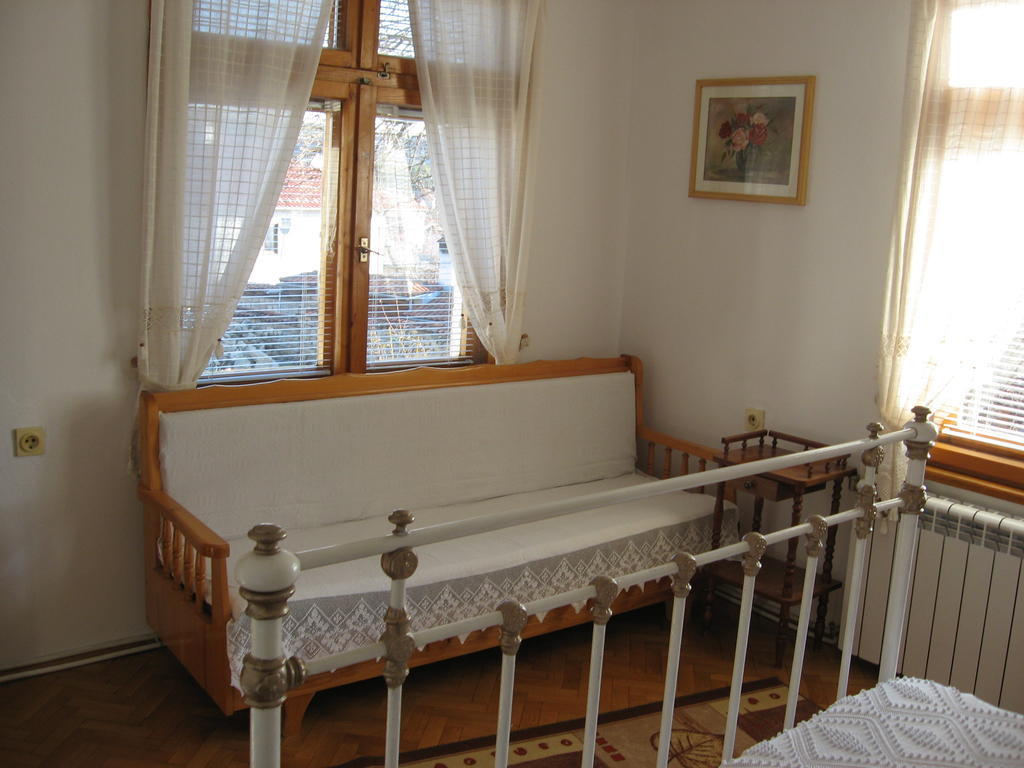 Guest House Astra Arbanasi Habitación foto