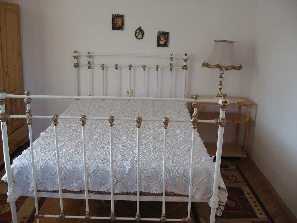 Guest House Astra Arbanasi Habitación foto