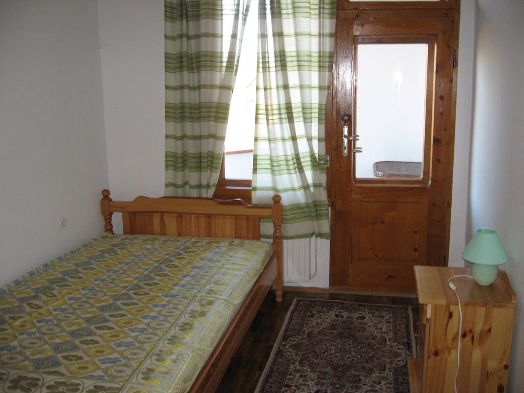 Guest House Astra Arbanasi Habitación foto